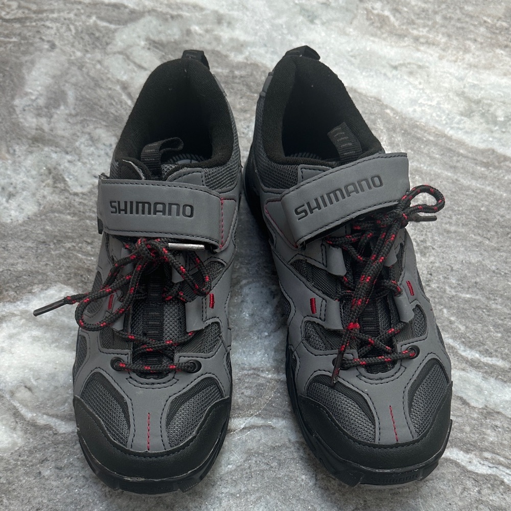 Shimano Black and Gray Cycling Shoes Sz 41 (7-7.5 US)